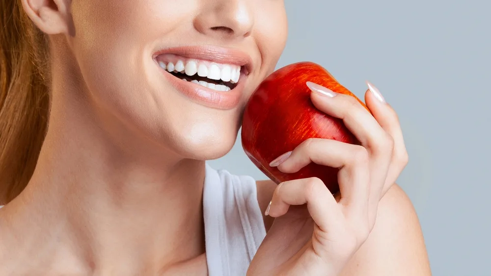 Do Apples Clean Your Teeth?